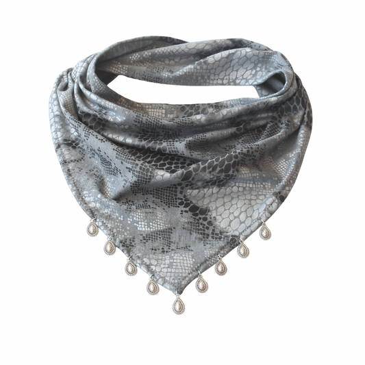 Bandana Daniela, vista de detalle, hecha a mano — Elefanterosado