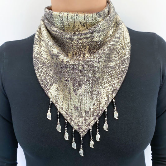 Bandana Katia plateada con dorado y colgantes de hoja, hecha a mano — Elefanterosado