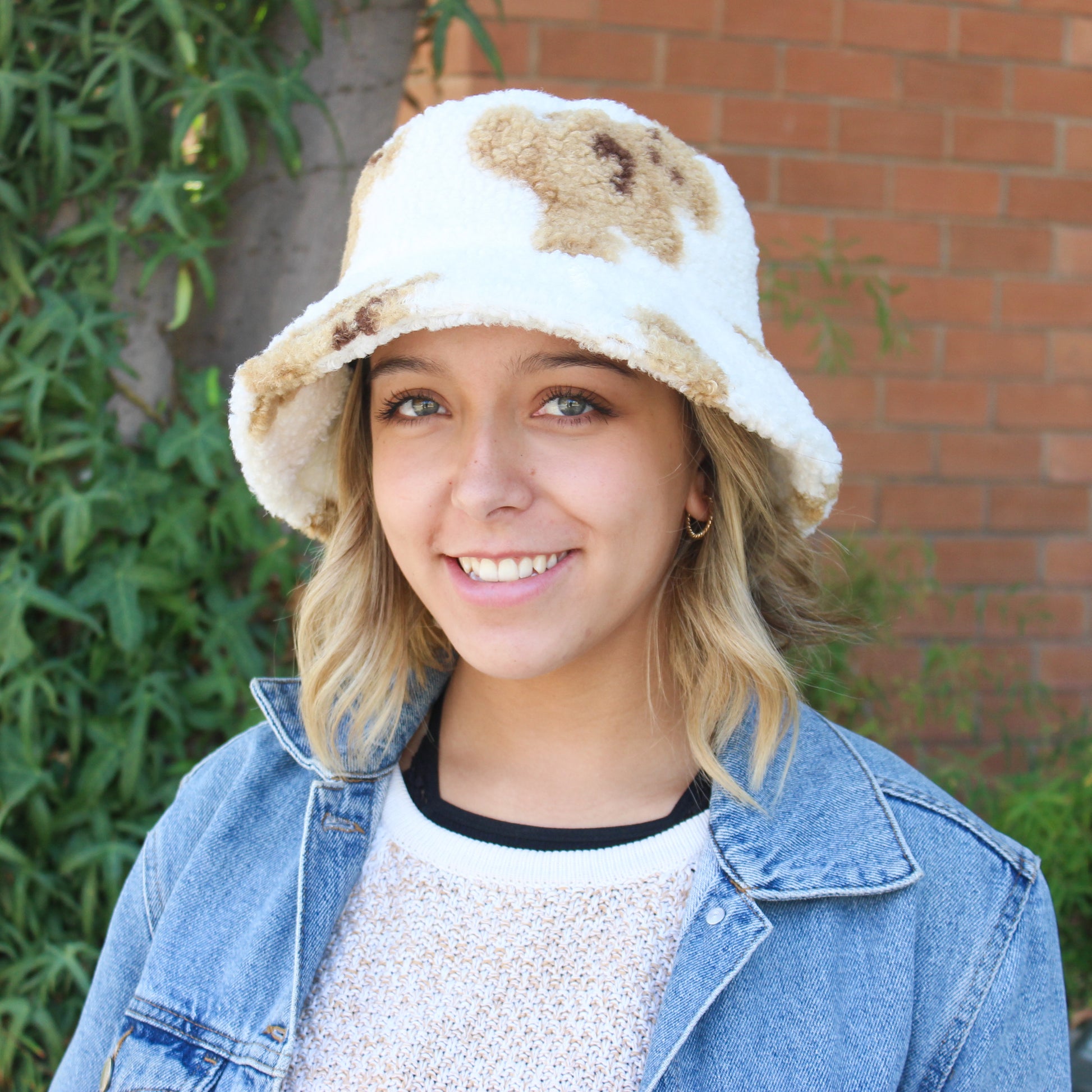 Bucket Hat blanco y café, reversible, hecho a mano — Elefanterosado