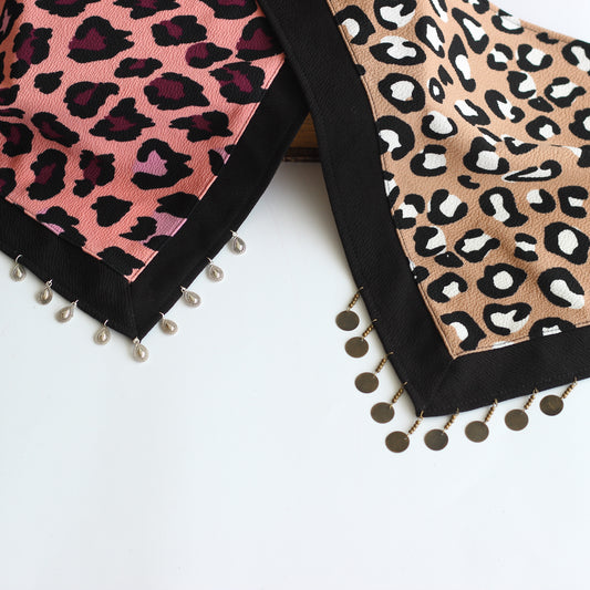 Bandana Sophia print, vista de detalle, hecha a mano — Elefanterosado