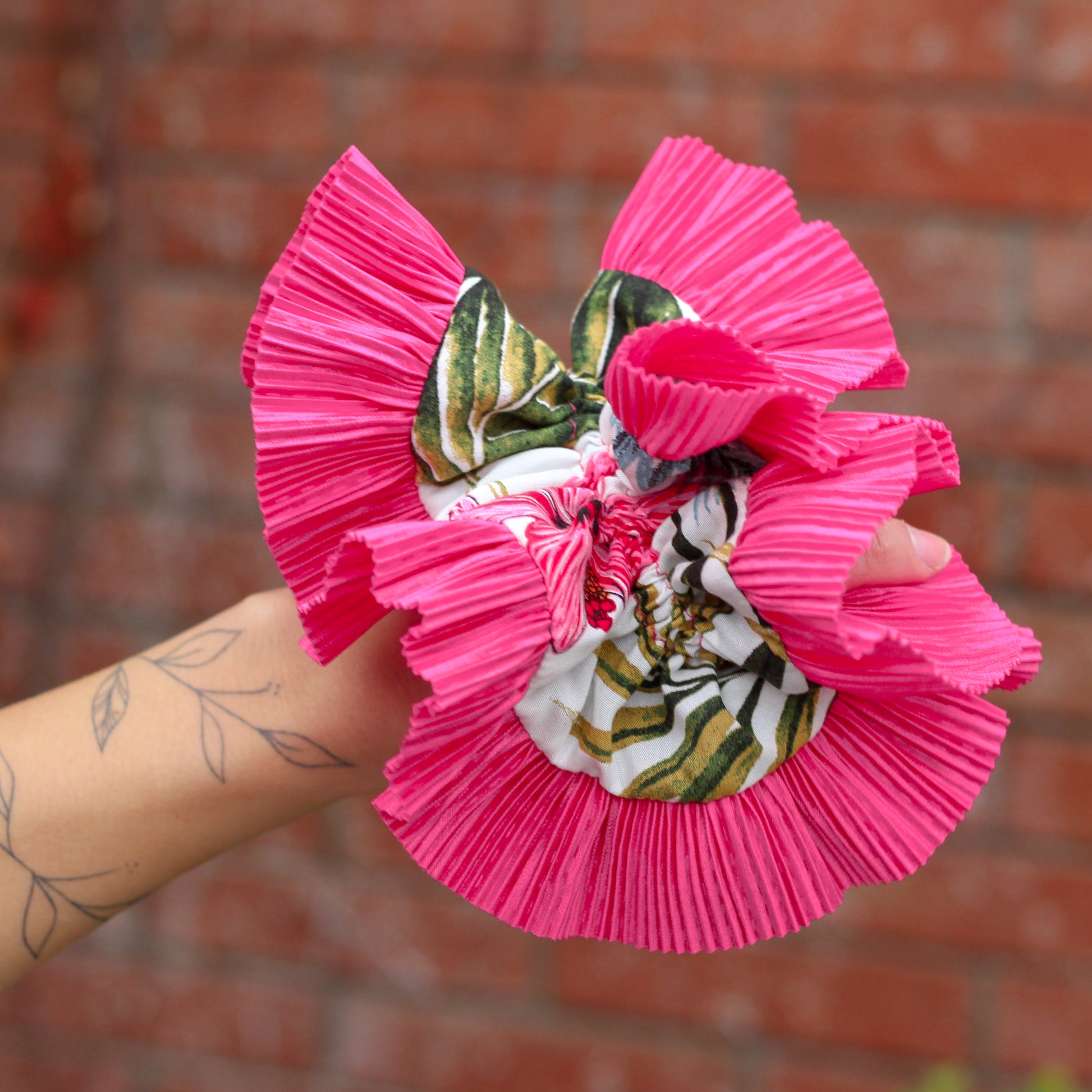Scrunchie Pink Power rosado, hecho a mano — Elefanterosado