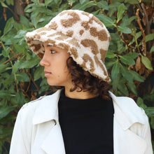 Cargar imagen en el visor de la galería, Bucket café con beige
